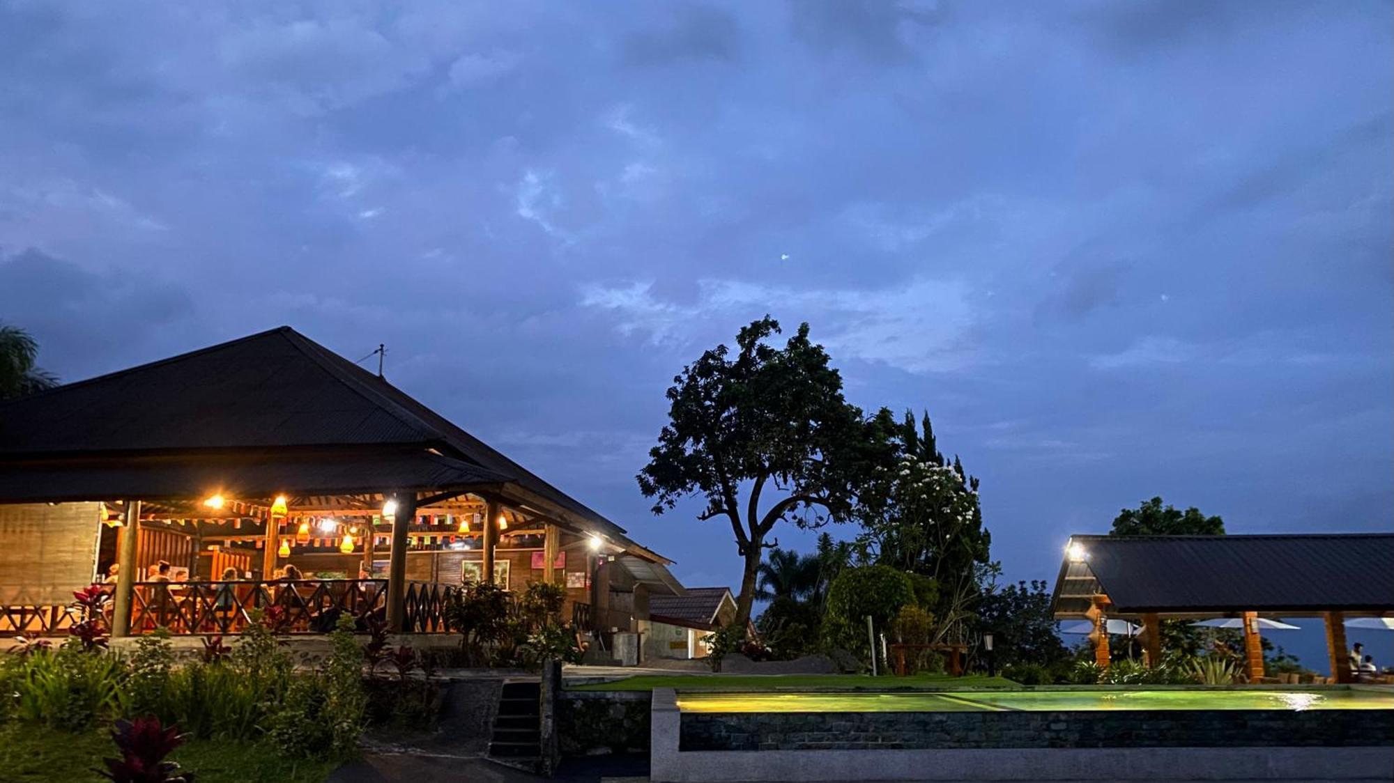 Pondok Senaru Cottages Exterior photo